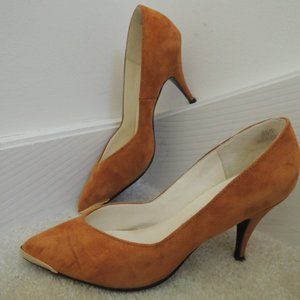 Ladies Shoes Size 8 M Gold Suede 3 1/2" Heel Pumps